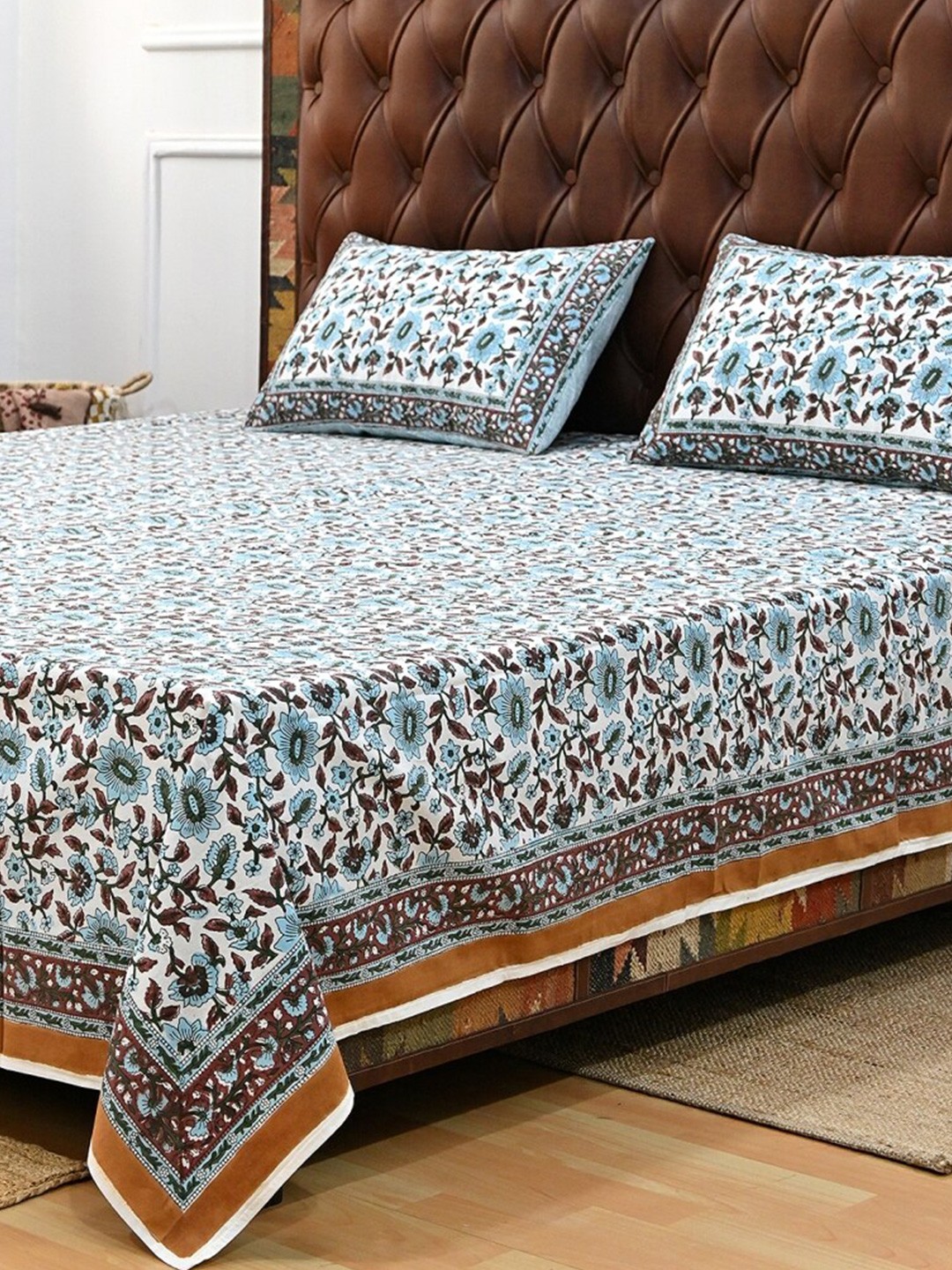 

Art Avenue White & Blue Floral Cotton 120 TC Crib Bedsheet With 2 Pillow Covers