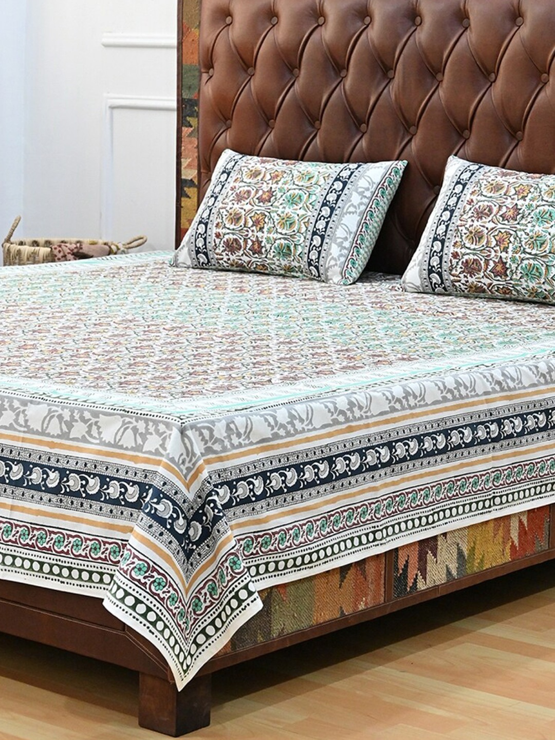 

Art Avenue White & Green Floral Cotton 120 TC Crib Bedsheet With 2 Pillow Covers