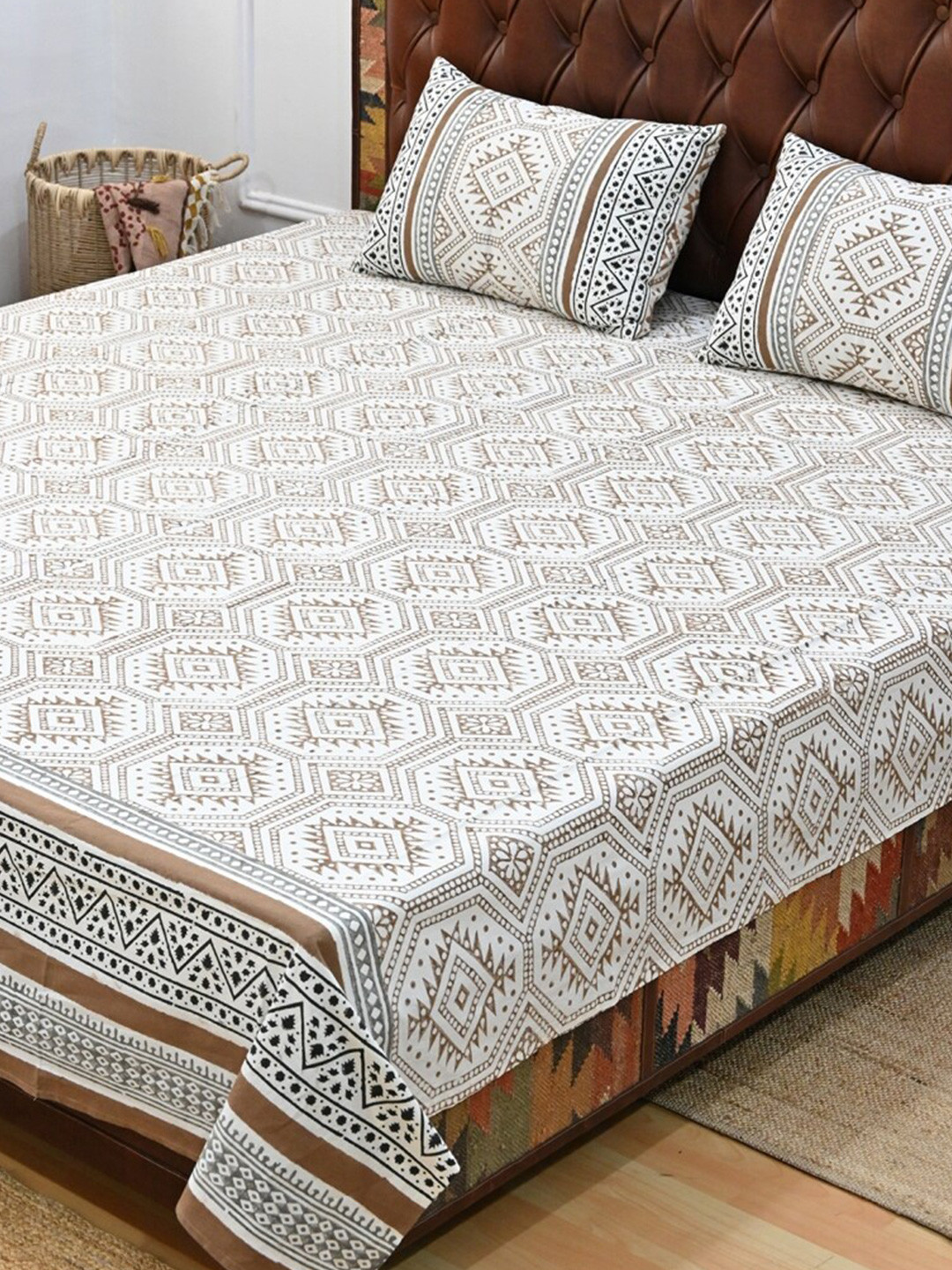 

Art Avenue White & Brown Geometric Cotton 120 TC Crib Bedsheet With 2 Pillow Covers