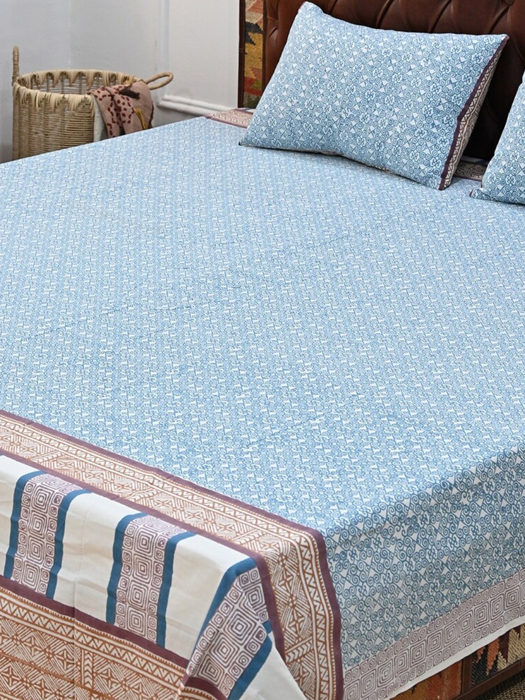 

Art Avenue Blue & White Geometric Cotton 120 TC Crib Bedsheet With 2 Pillow Covers