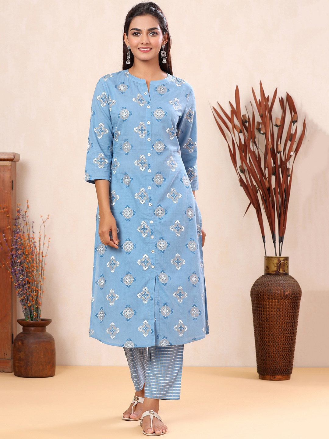 

mirari Ethnic Printed Mandarin Collar Straight Kurta with Pyjamas, Blue