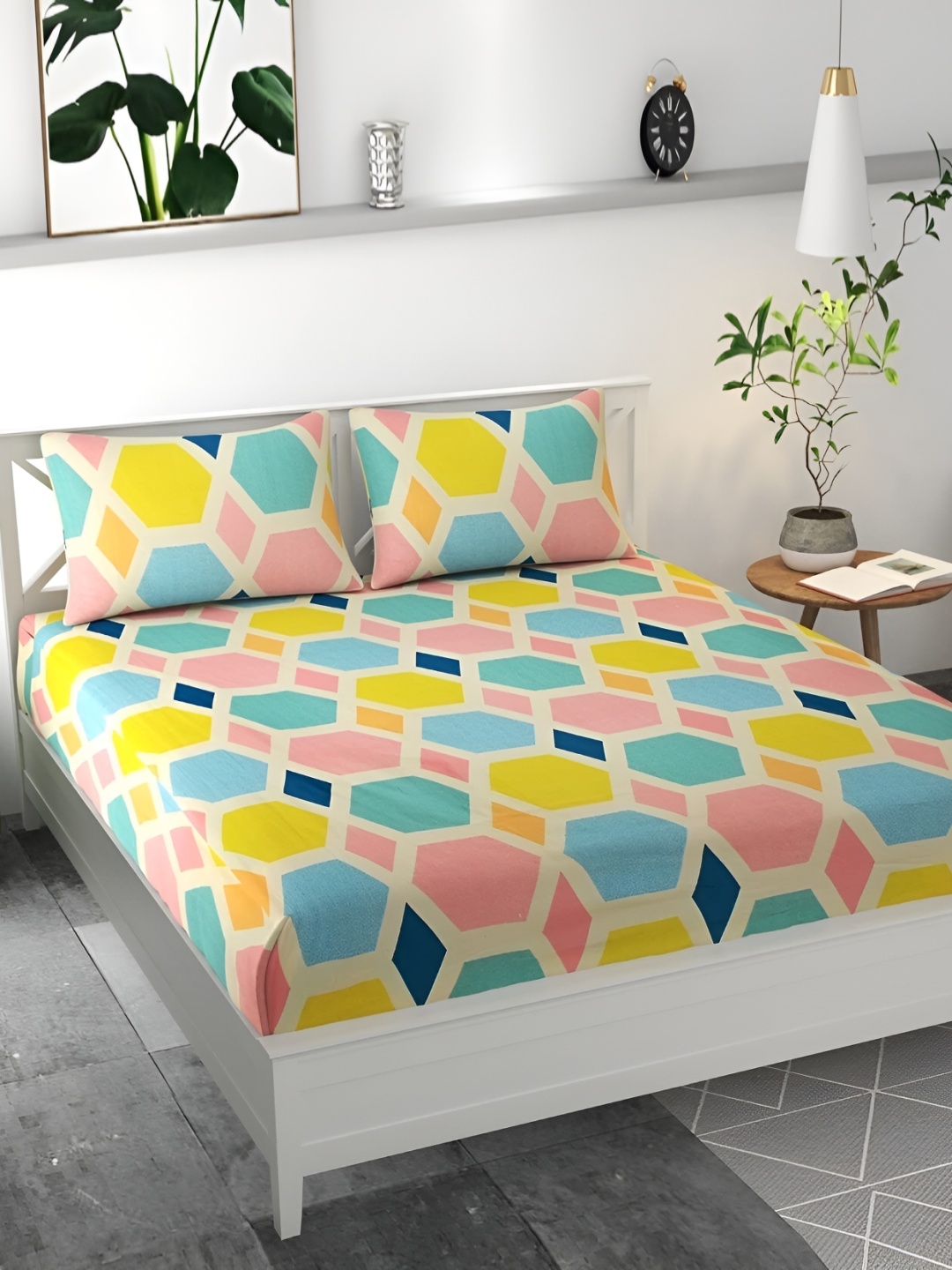 

RRC Yellow & Pink Geometric 144 TC Queen Bedsheet with 2 Pillow Covers
