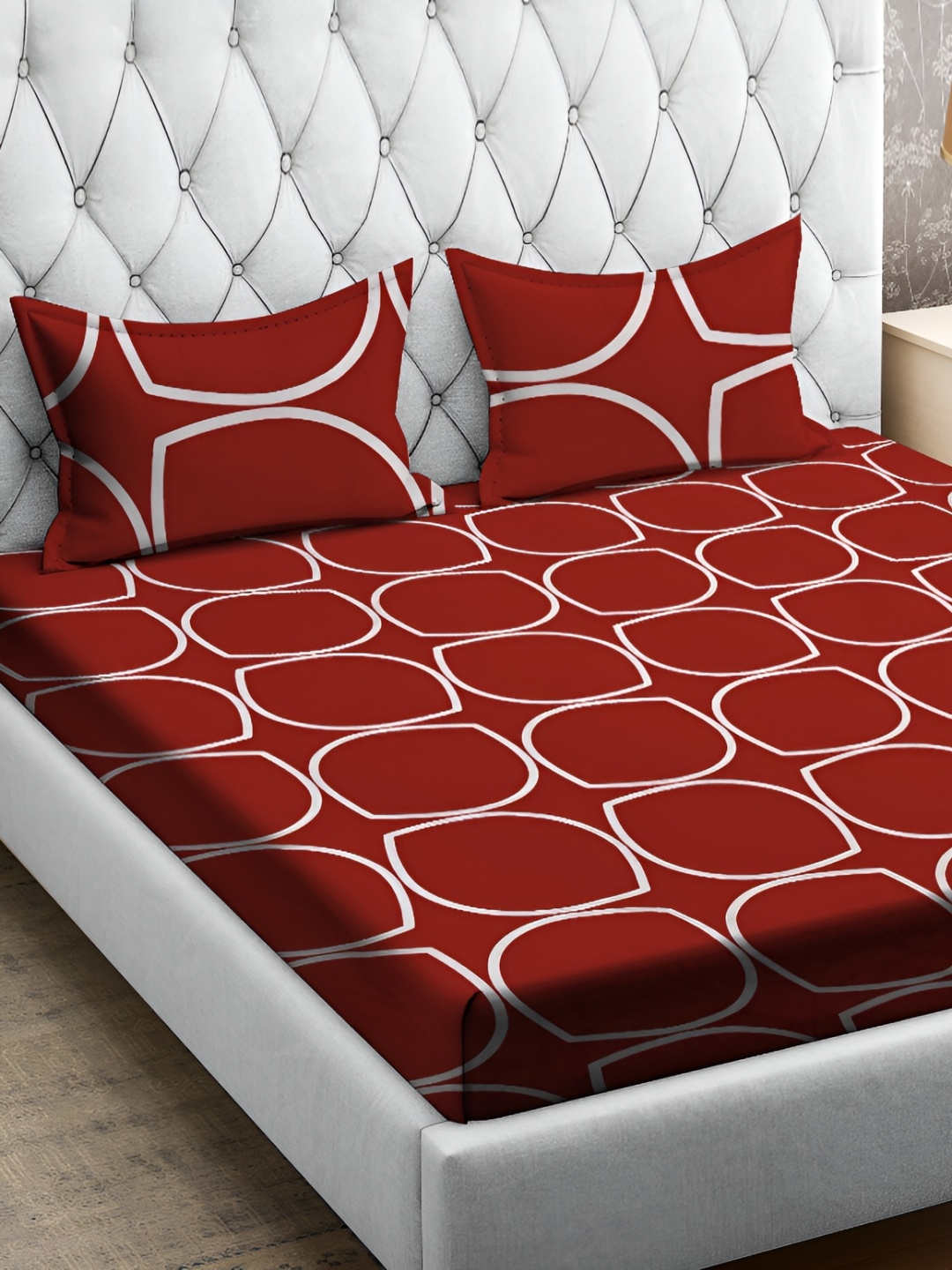 

RRC Maroon Geometric 144 TC Queen Bedsheet Set