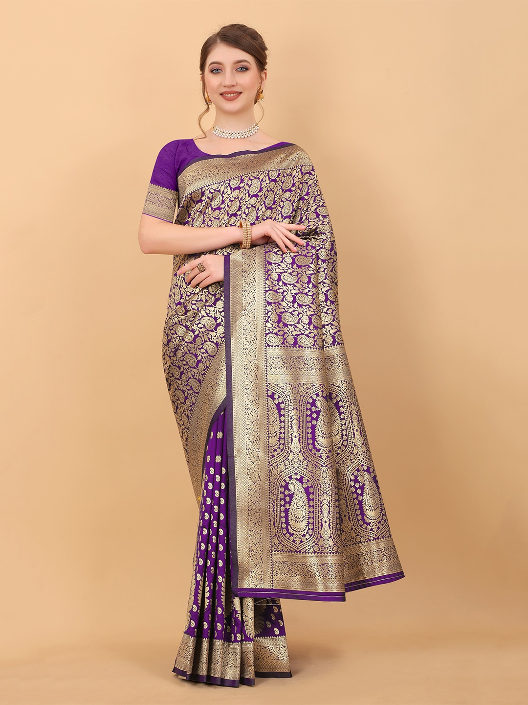

NIWAA Paisley Woven Design Silk Blend Kanjeevaram Saree, Purple