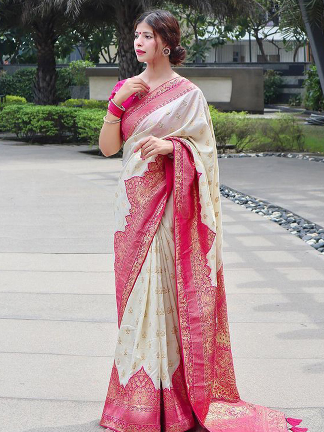 

VEERAX Pure Silk Designer Kota Saree, White