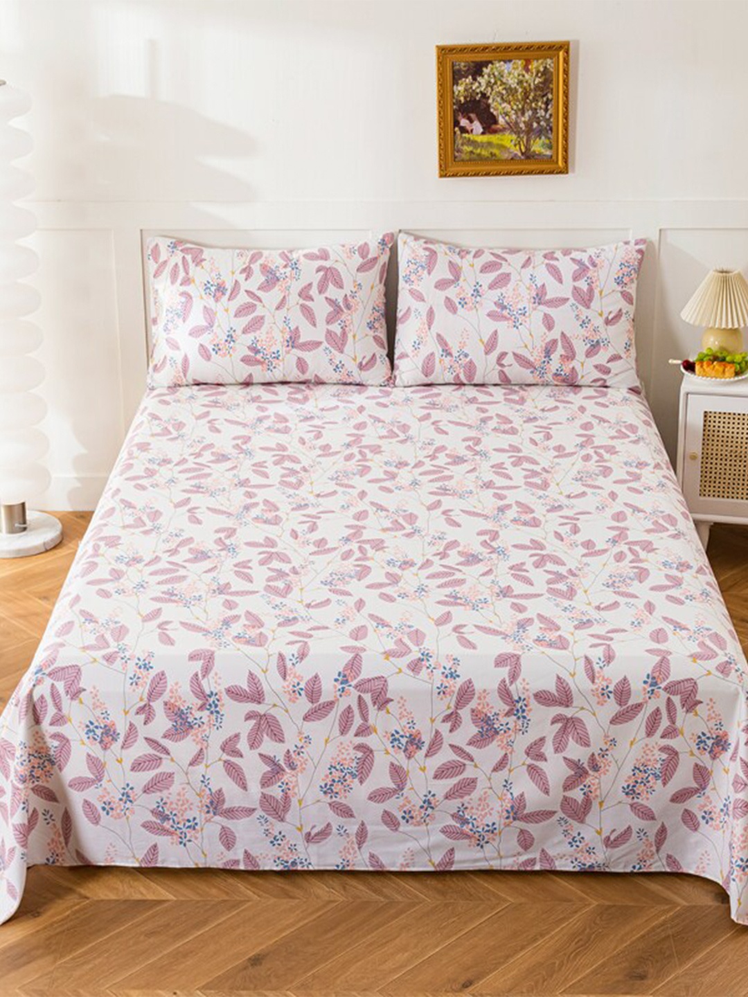 

JC HOME White & Pink 200 TC Cotton King Bedsheet with 2 Pillow Covers