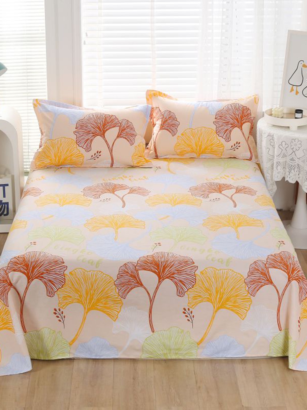 

JC HOME White Yellow 200 TC Cotton King Bedsheet with 2 Pillow Covers