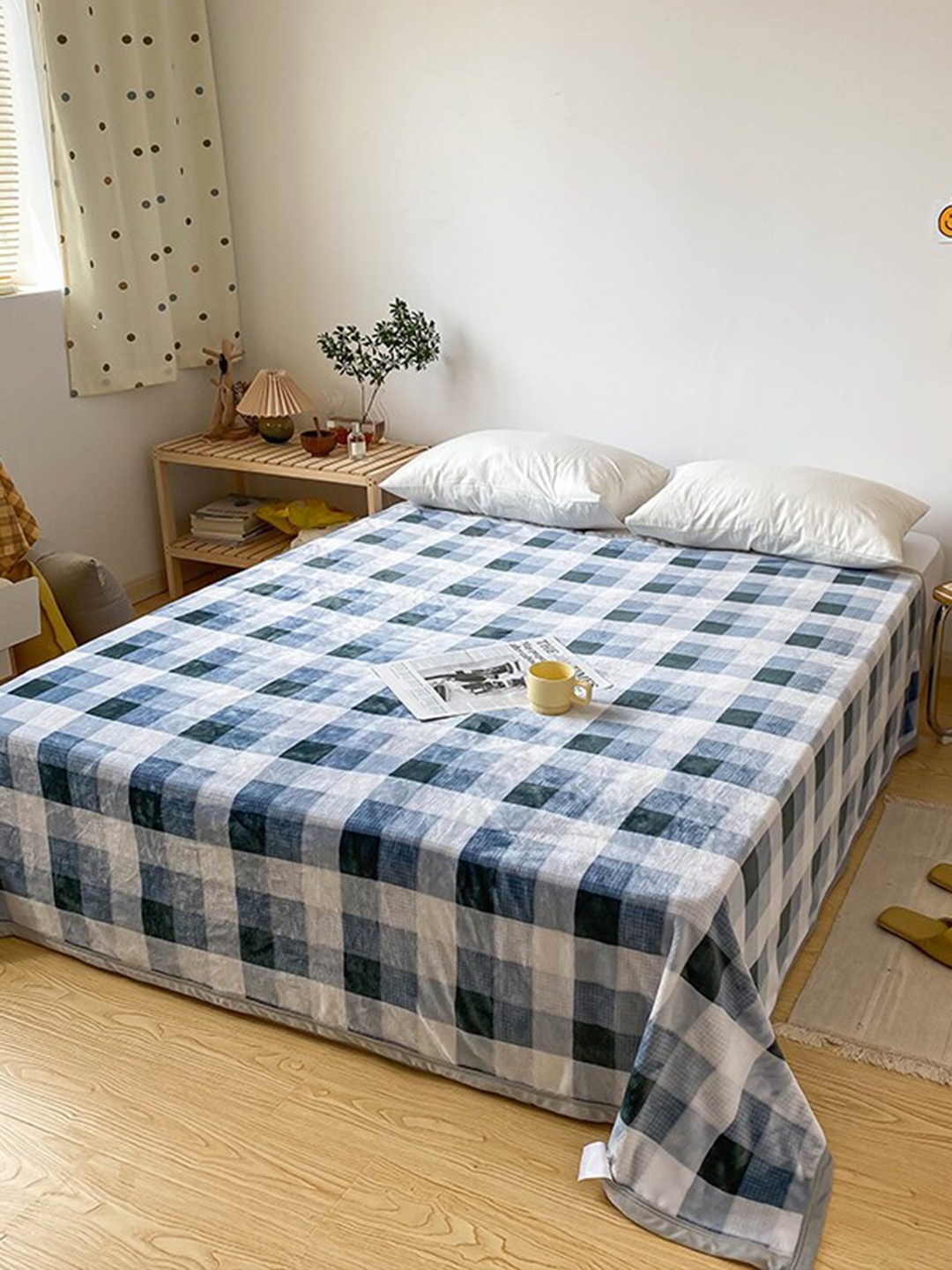 

JC Collection White & Green AC Room Double Bed Blanket