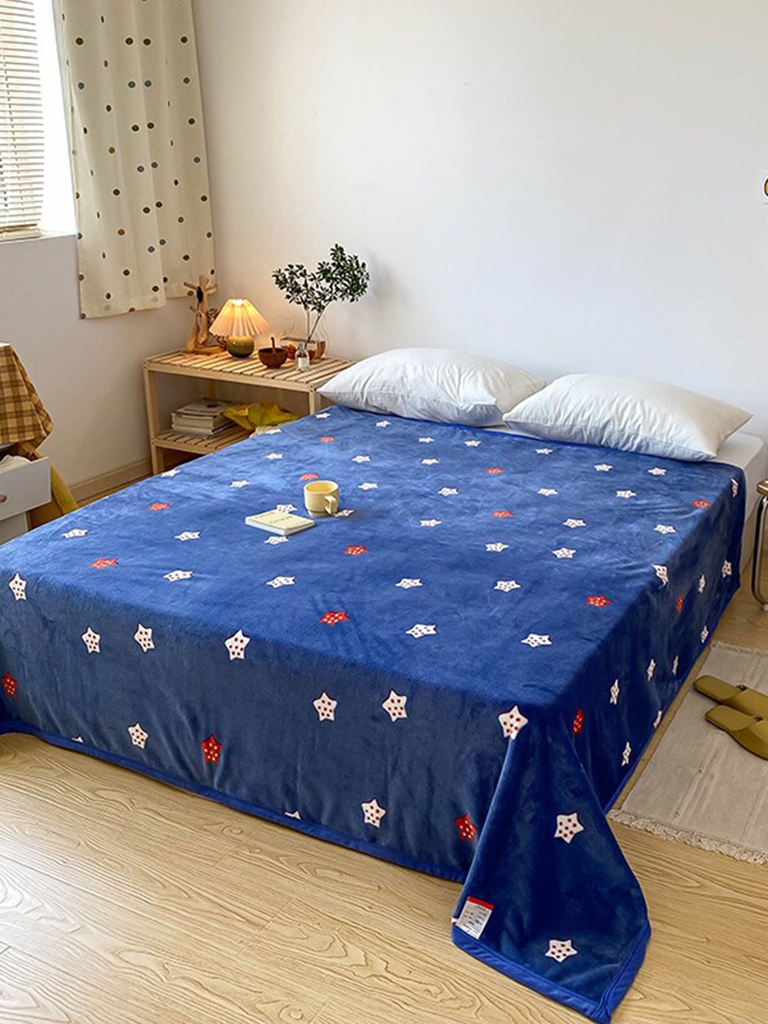 

JC Collection Blue & Red Floral AC Room Double Queen Bed Blanket