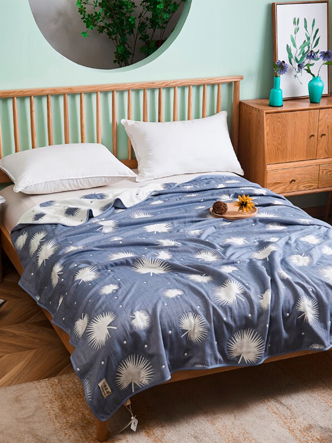 

JC HOME Blue & White Floral Cotton AC Room Double Bed Quilt