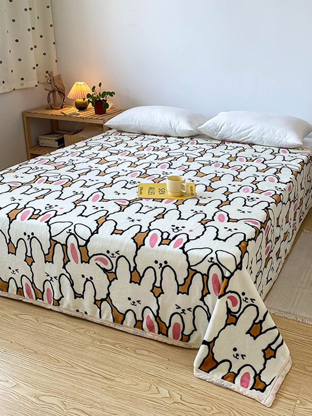 

JC Collection Black & Black AC Room Single Bed Blanket, White
