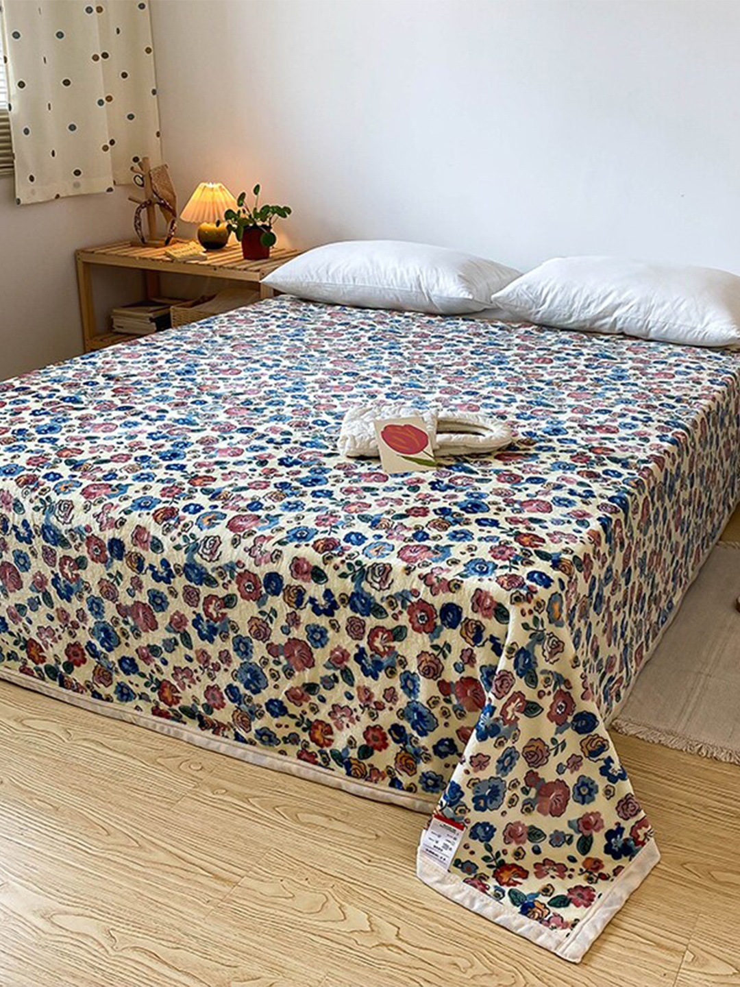 

JC Collection Cream & Blue Floral AC Room Single Bed Blanket