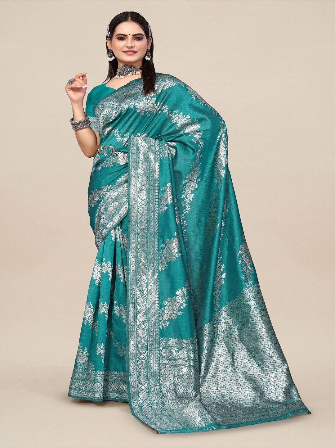 

SHAYRI Woven Design Zari Banarasi Saree, Green