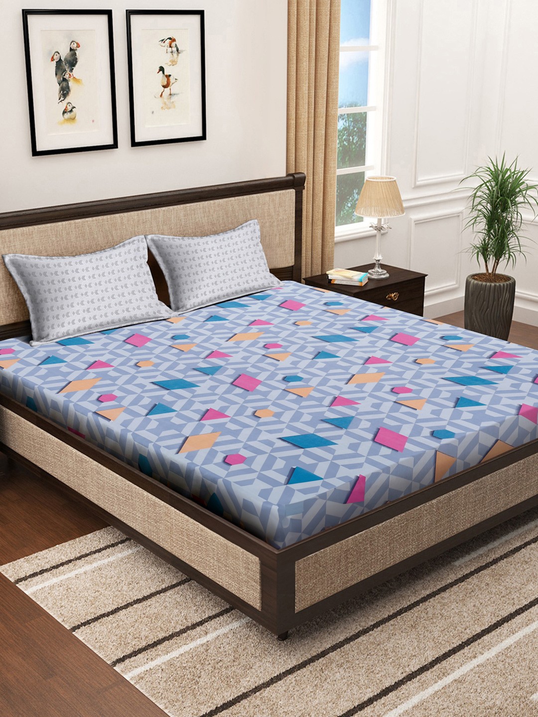 

KLOTTHE Blue & Pink Geometric Printed 300 TC Fitted Double King Bedsheet Set