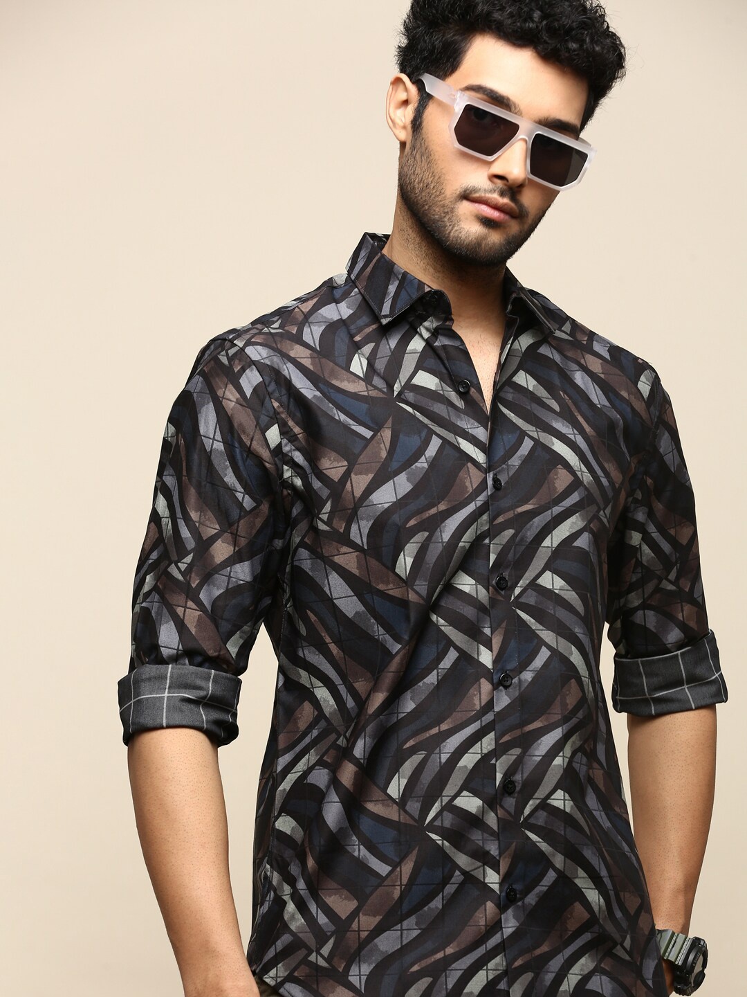 

INVICTUS Club Slim Fit Abstract Printed Cotton Casual Shirt, Black