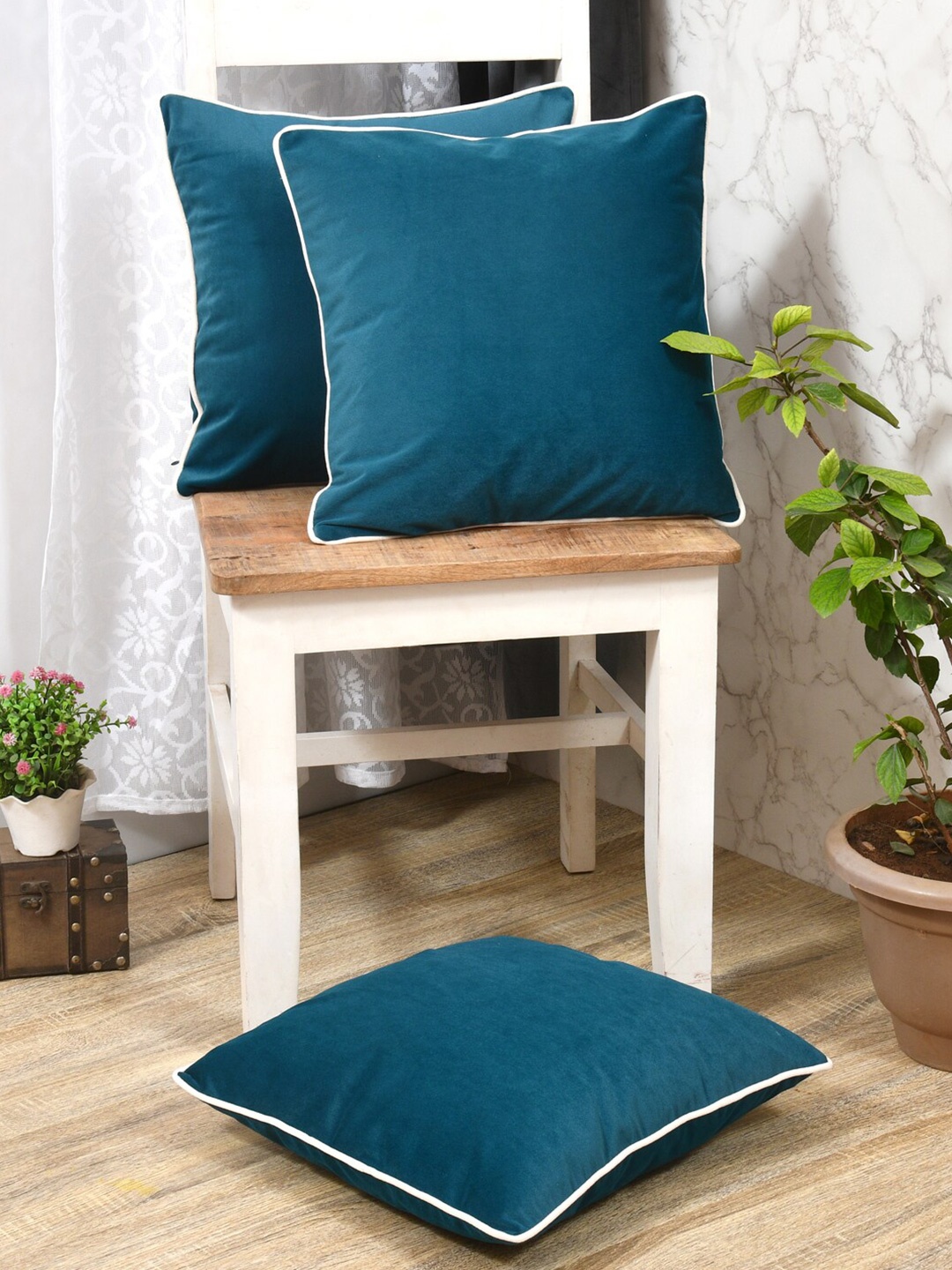 

Clasiko Teal & White 3 Pieces Velvet Square Cushion Covers