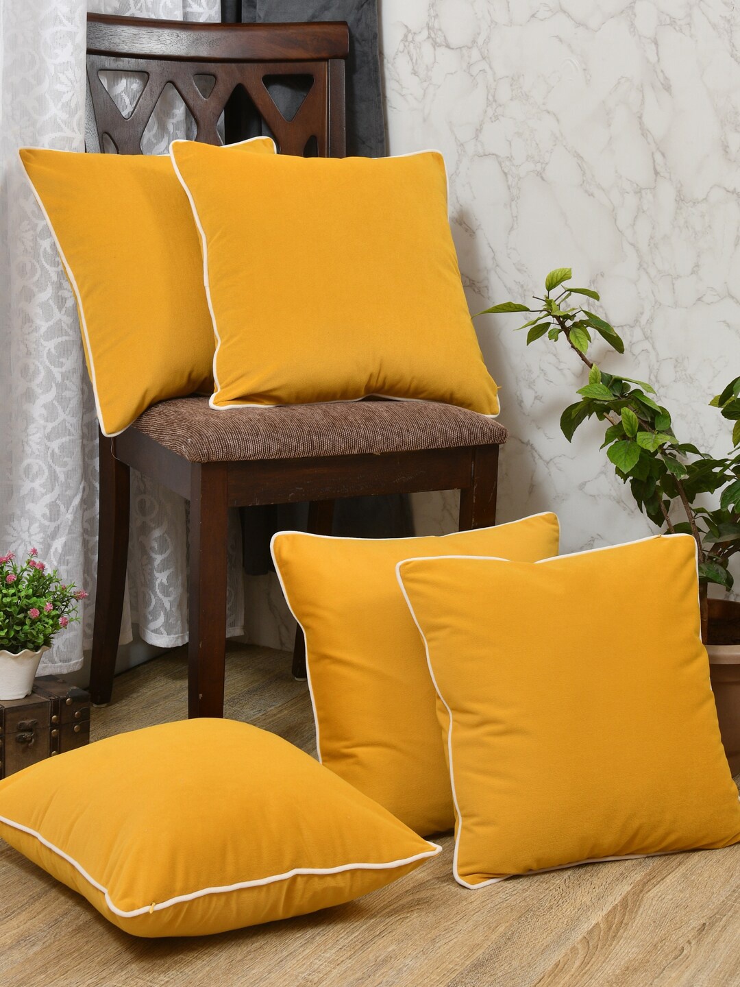 

Clasiko Yellow & White 5 Pieces Velvet Square Cushion Covers