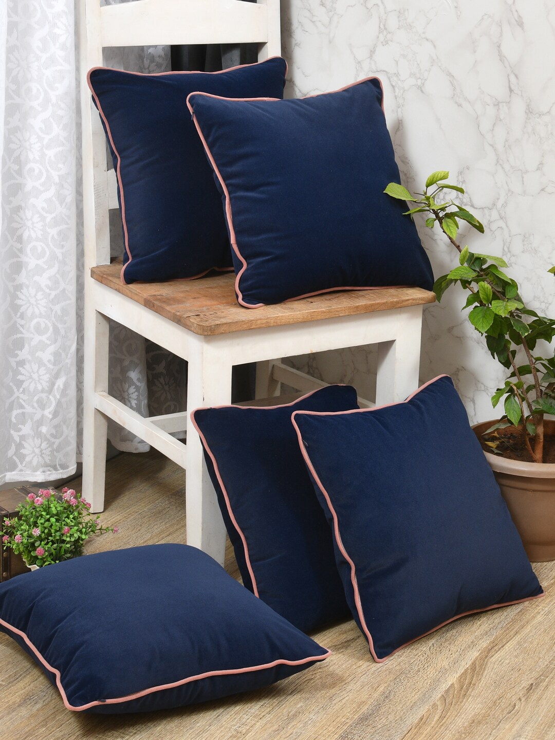 

Clasiko Blue & Pink 5 Pieces Velvet Square Cushion Covers