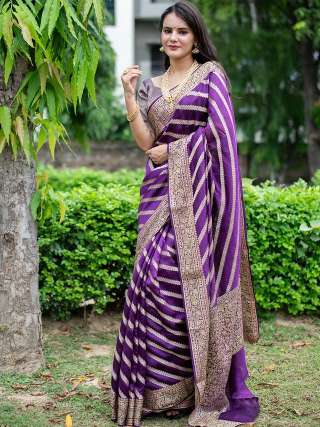 

bansari textiles Ethnic Motifs Woven Design Zari Pure Silk Banarasi Saree, Purple