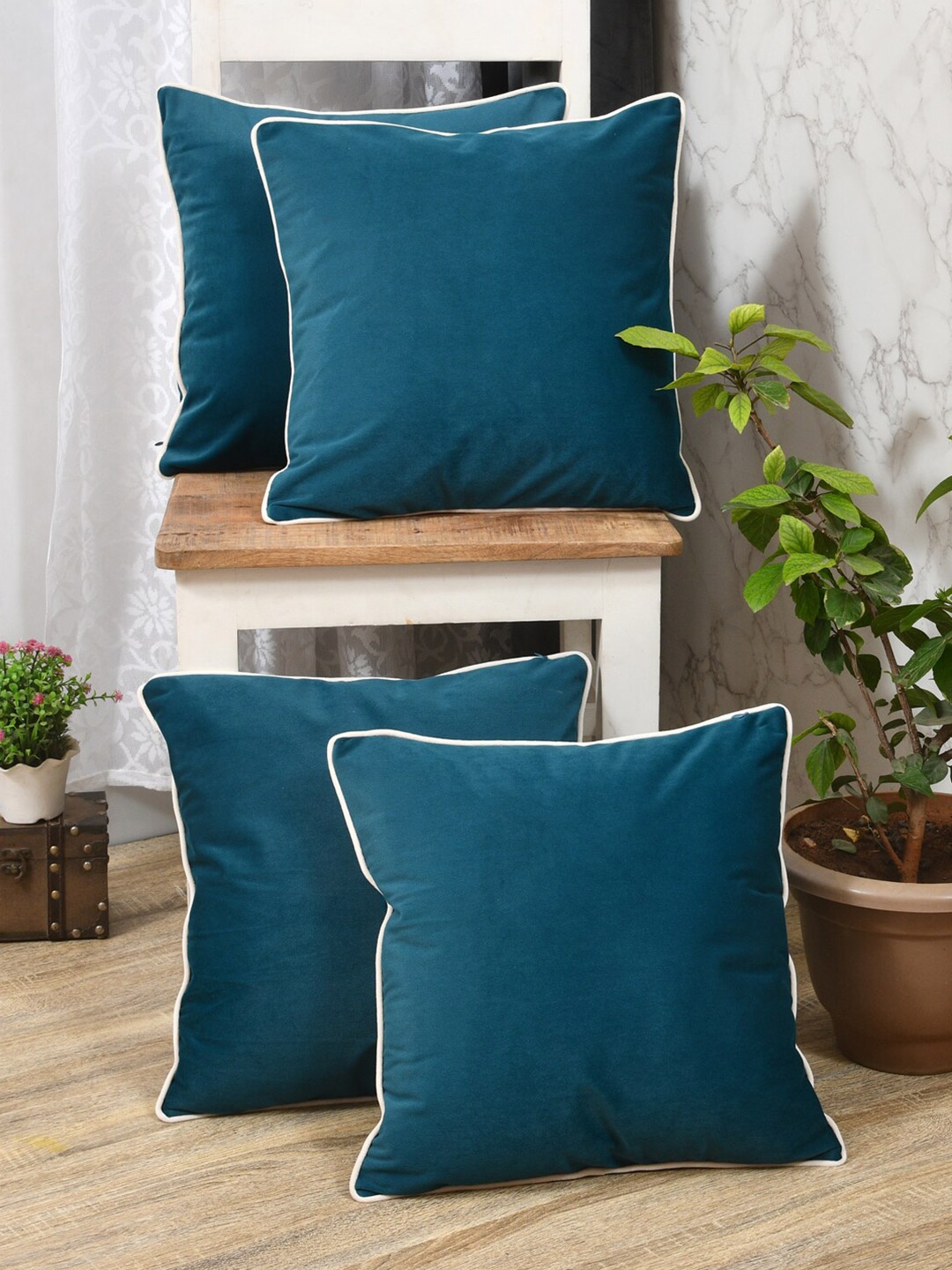 

Clasiko Teal & White 4 Pieces Velvet Square Cushion Covers