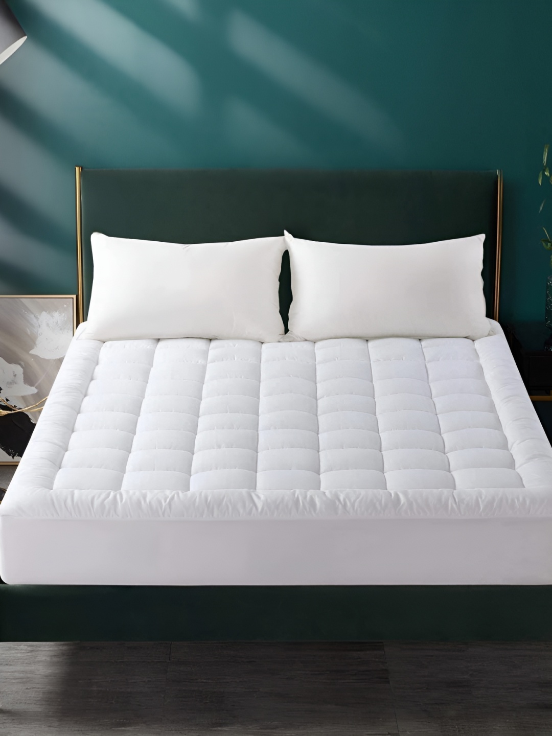 

LINENOVATION White Breathable Mattress Protector