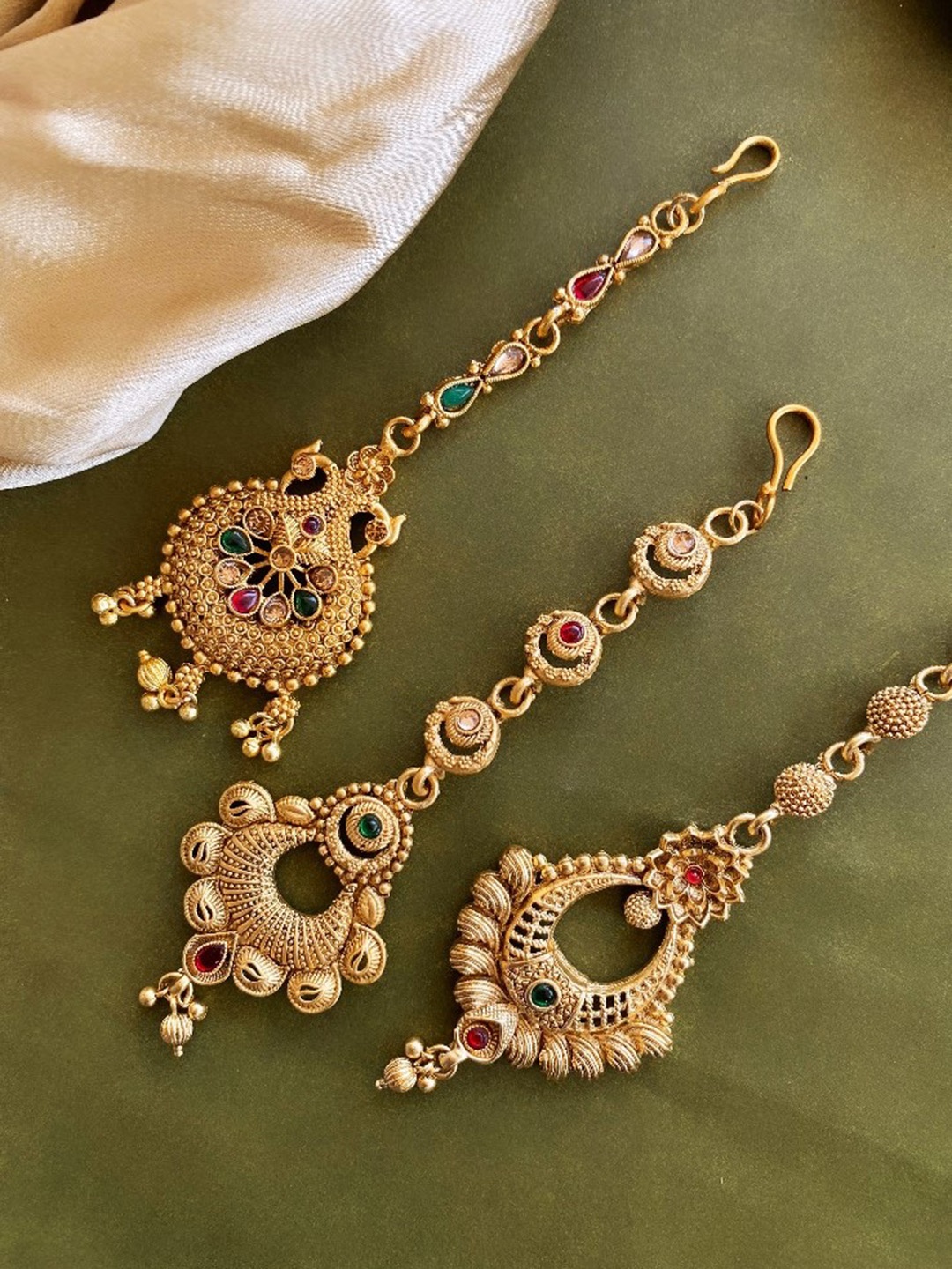

ATIBELLE Set Of 3 Gold-Plated Stone-Studded Maang Tikka