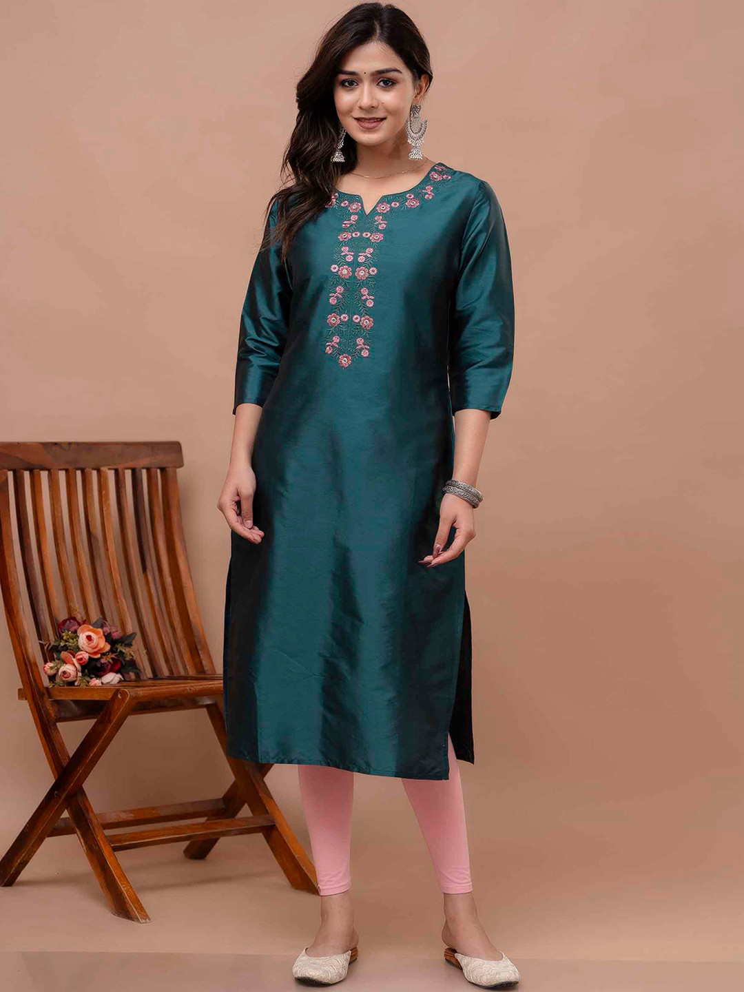 

Nehamta Embroidered Notched Neck Straight Kurta, Green