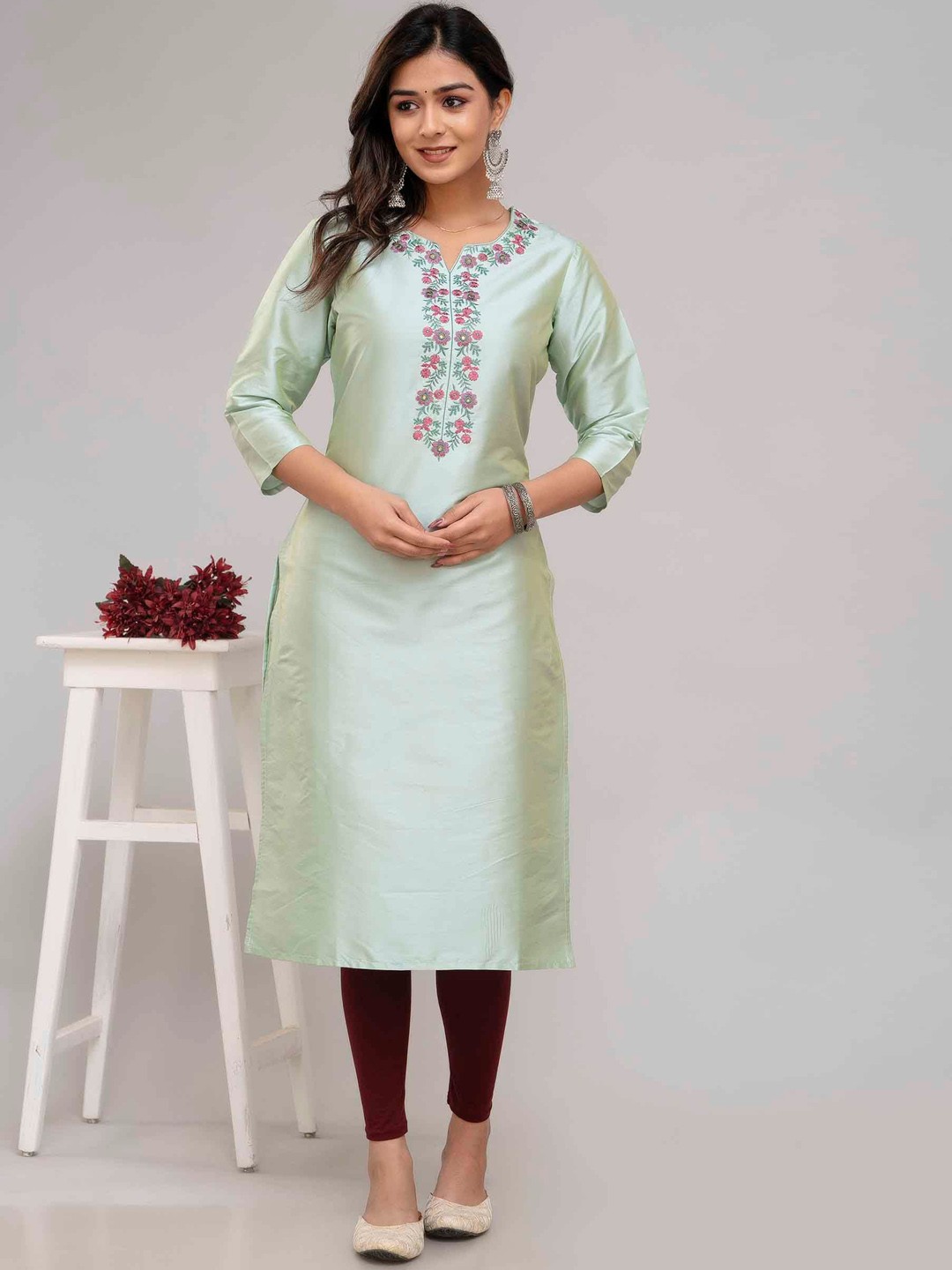 

Nehamta Embroidered Mirror Work Notch Neck Silk Blend Straight Kurta, Green
