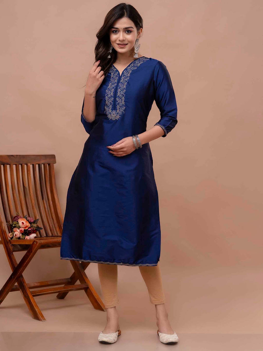 

Nehamta Embroidered Mirror Work V Neck Straight Kurta, Blue