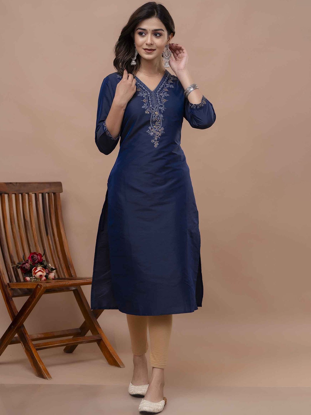 

Nehamta Embroidered Thread Work V Neck Silk Blend Straight Kurta, Navy blue