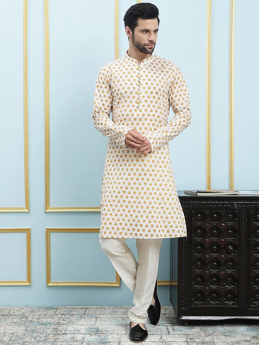 

See Designs Floral Printed Regular Pure Cotton Kurta with Pyjamas, Cream