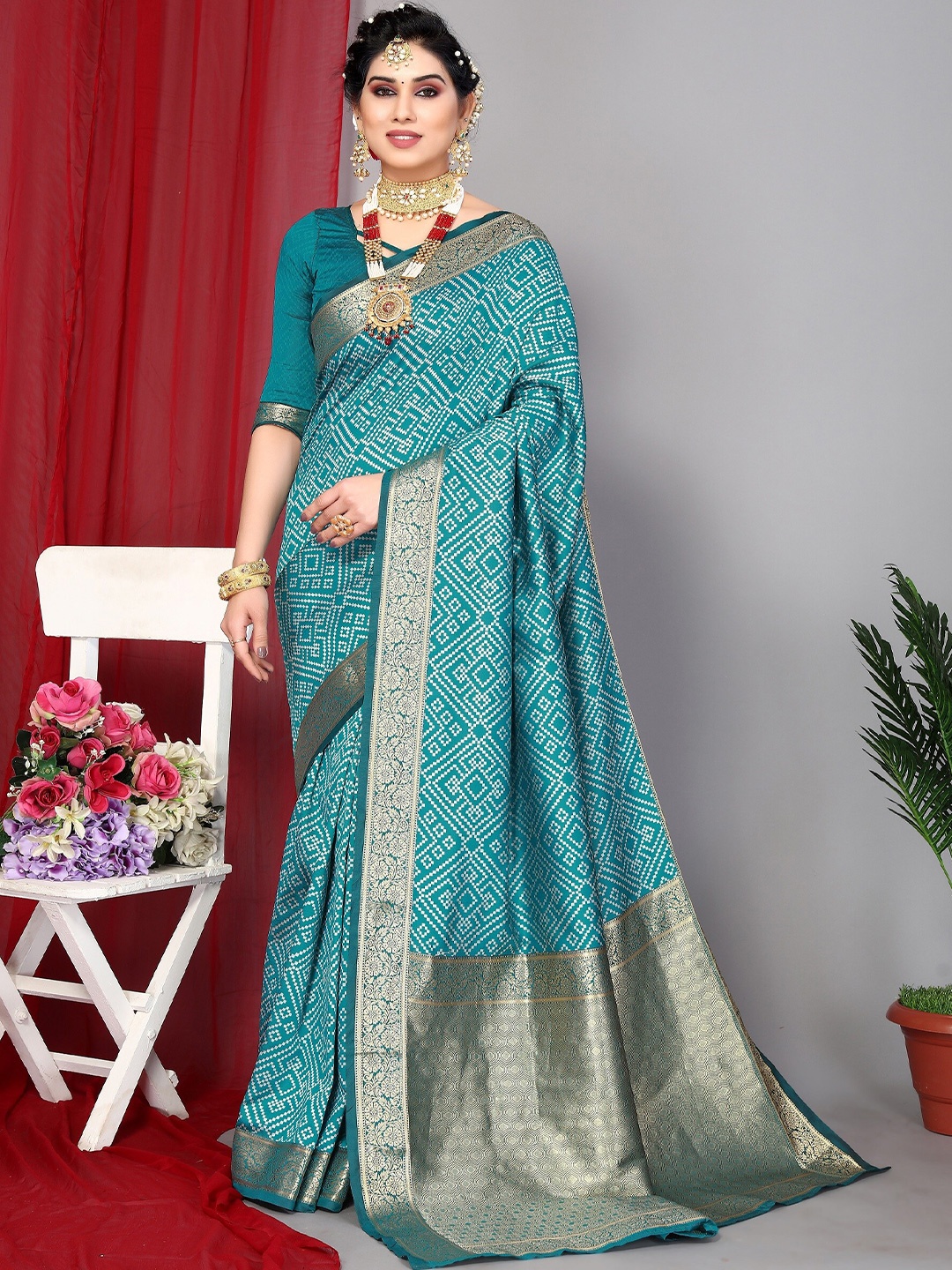 

DRESSTIVE Geometric Printed Zari Banarasi Saree, Blue