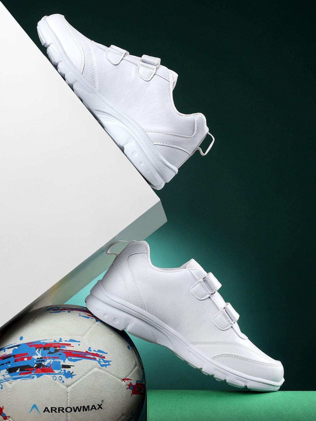 

Trenz Men Round Toe Sneakers, White