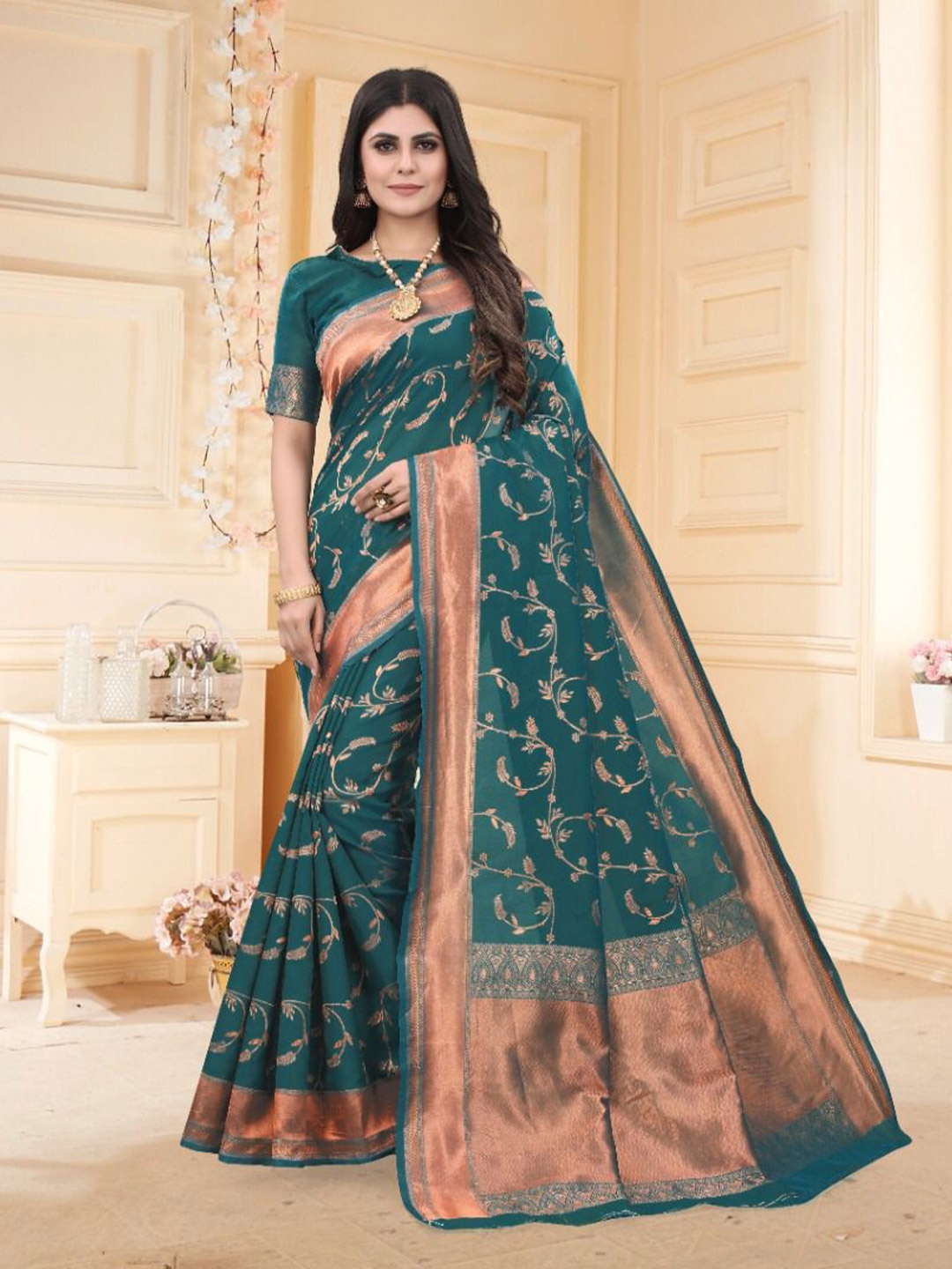 

Ashiya Fab Floral Zari Silk Blend Kanjeevaram Saree, Green