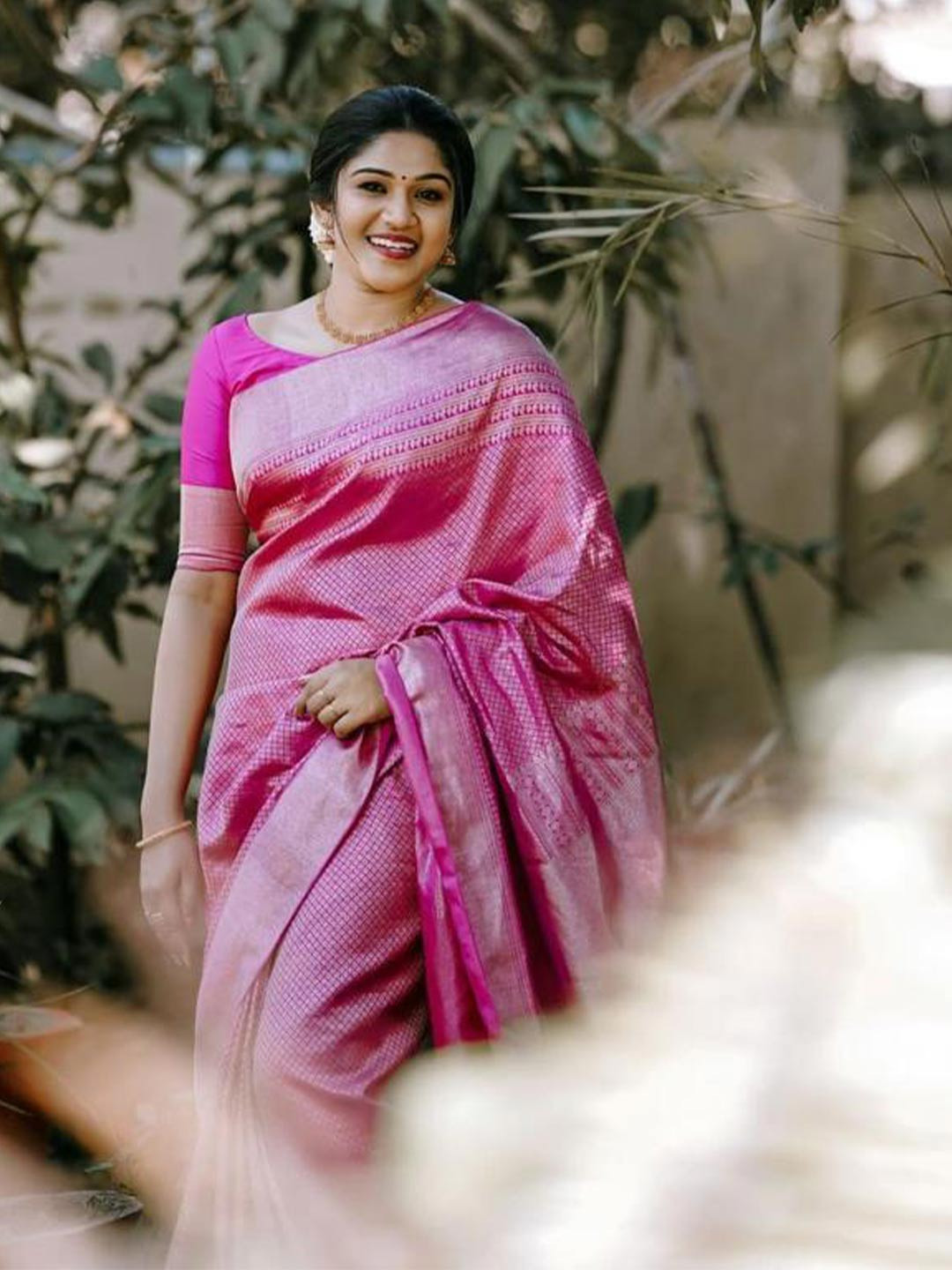 

DIVASTRI Ethnic Motifs Woven Design Zari Pure Silk Kanjeevaram Saree, Pink