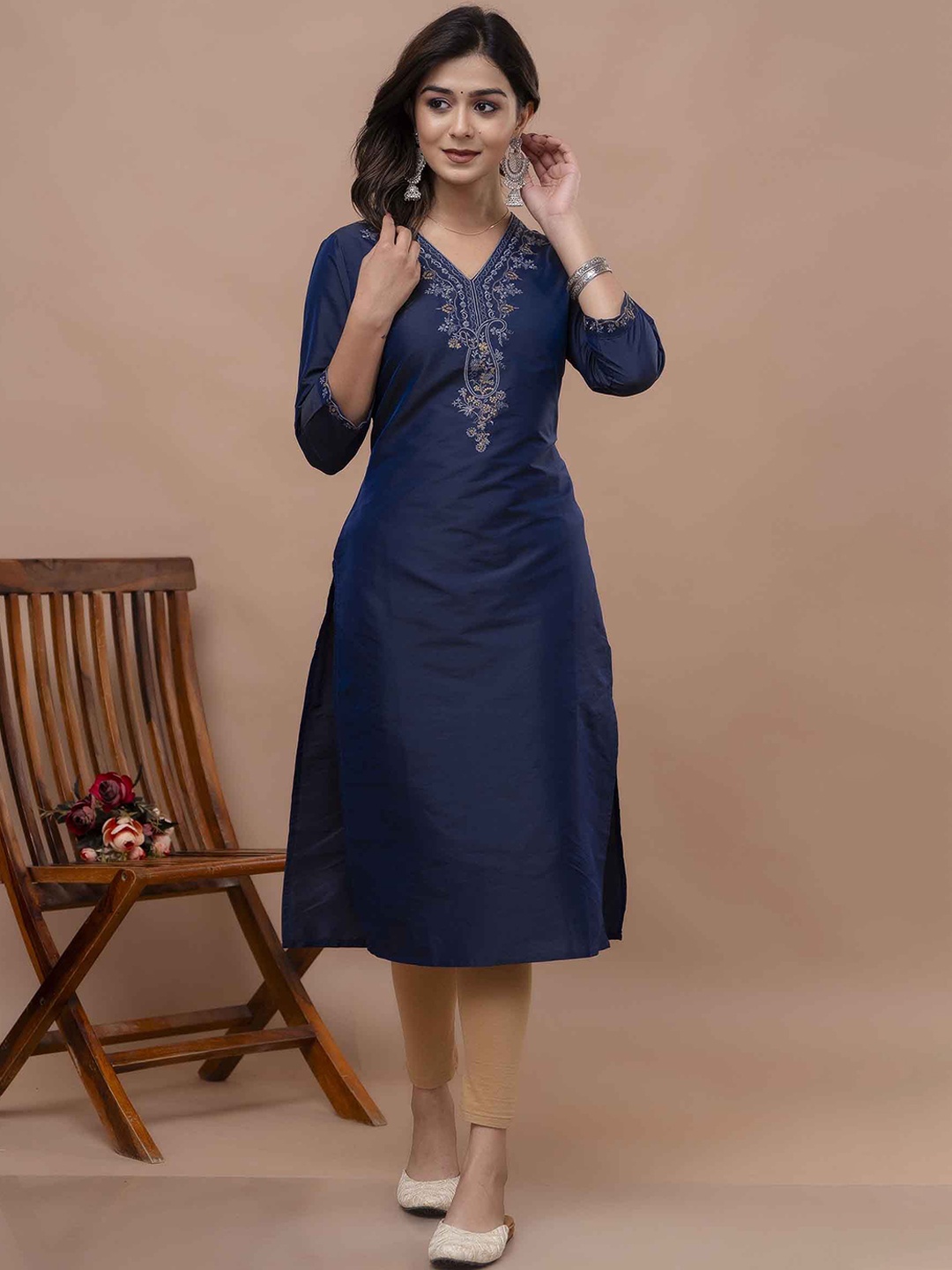 

KALINI Embroidered Regular Thread Work V-Neck Straight Kurta, Navy blue
