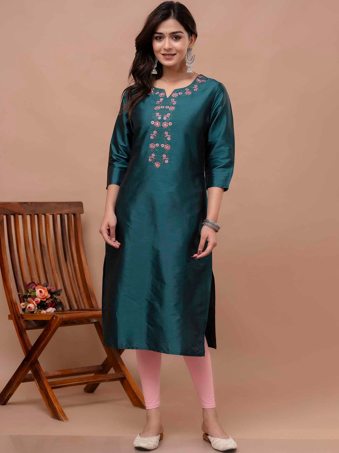 

KALINI Embroidered Regular Thread Work Round Neck Straight Kurta, Green