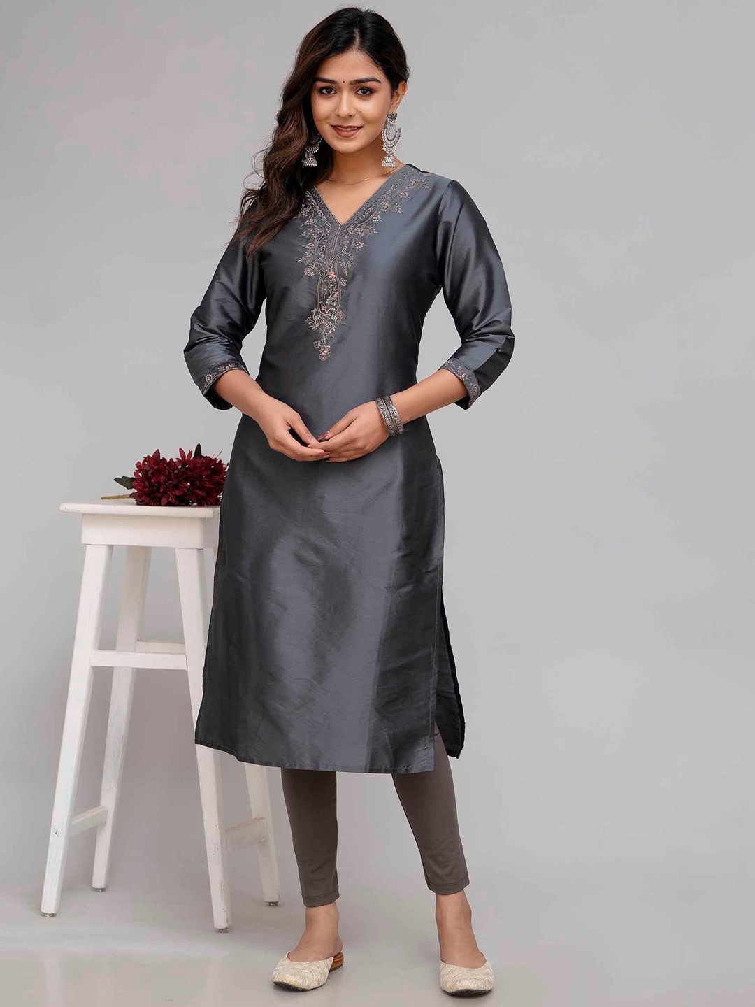 

KALINI Embroidered Regular Thread Work V-Neck Straight Kurta, Grey