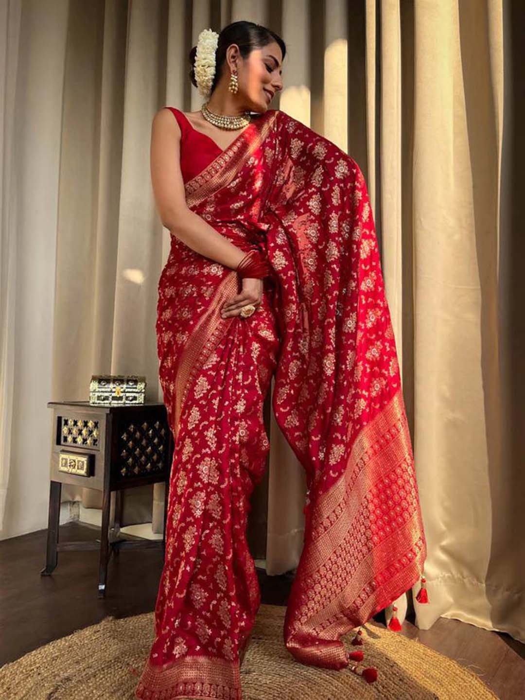 

bansari textiles Floral Woven Design Zari Jacquard Pure Silk Banarasi Saree, Red