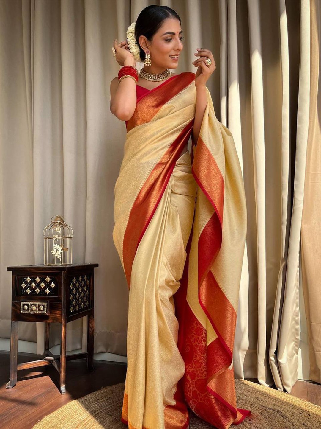 

bansari textiles Floral Woven Design Zari Jacquard Pure Silk Banarasi Saree, Cream