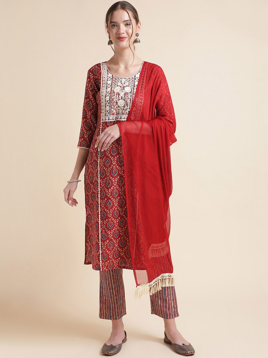 

NAINVISH Embroidered Thread Work Straight Kurta with Trousers & Dupatta with Tassels, Red