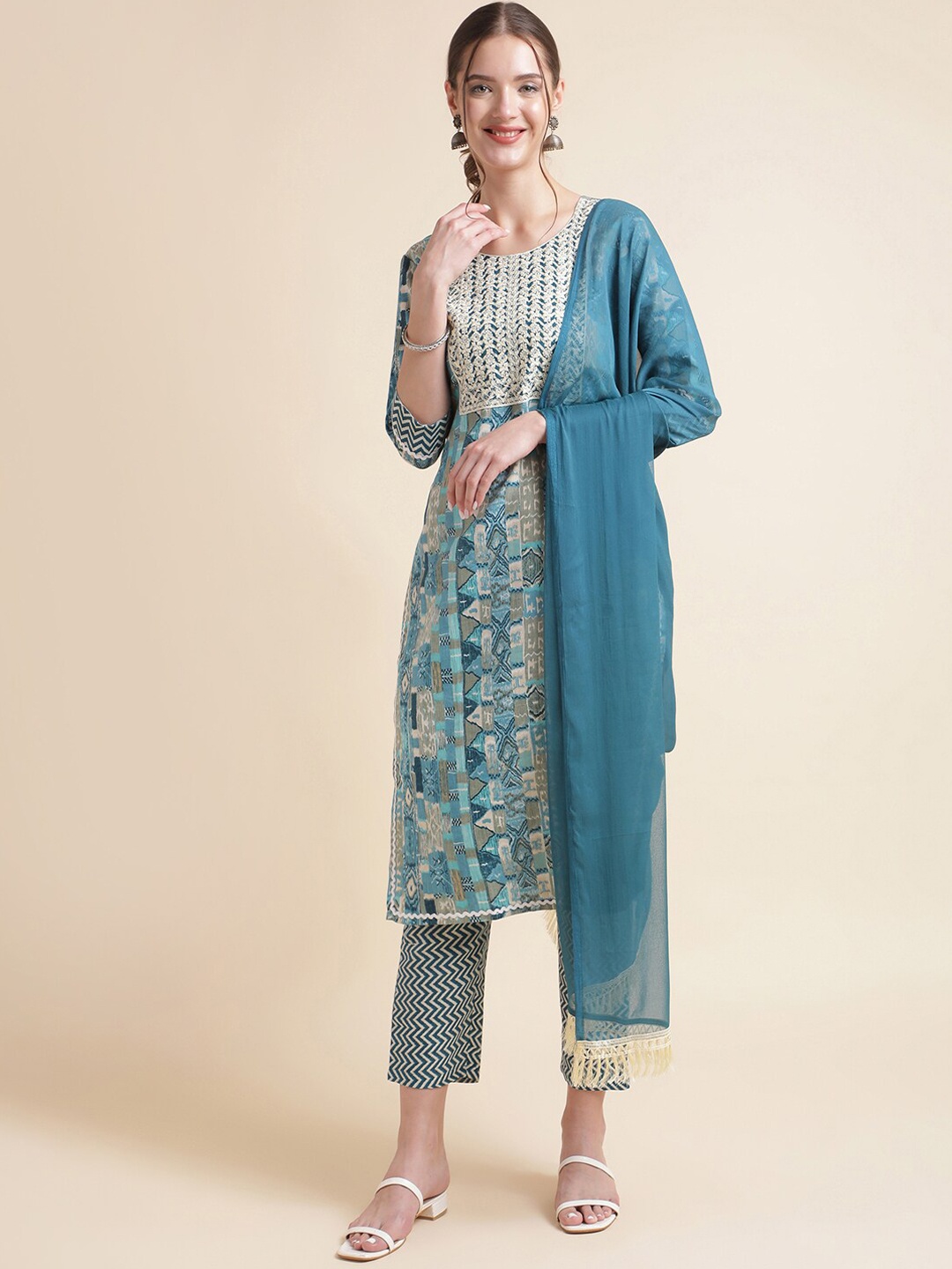 

NAINVISH Embroidered Thread Work Straight Kurta with Trousers & Dupatta with Tassels, Blue