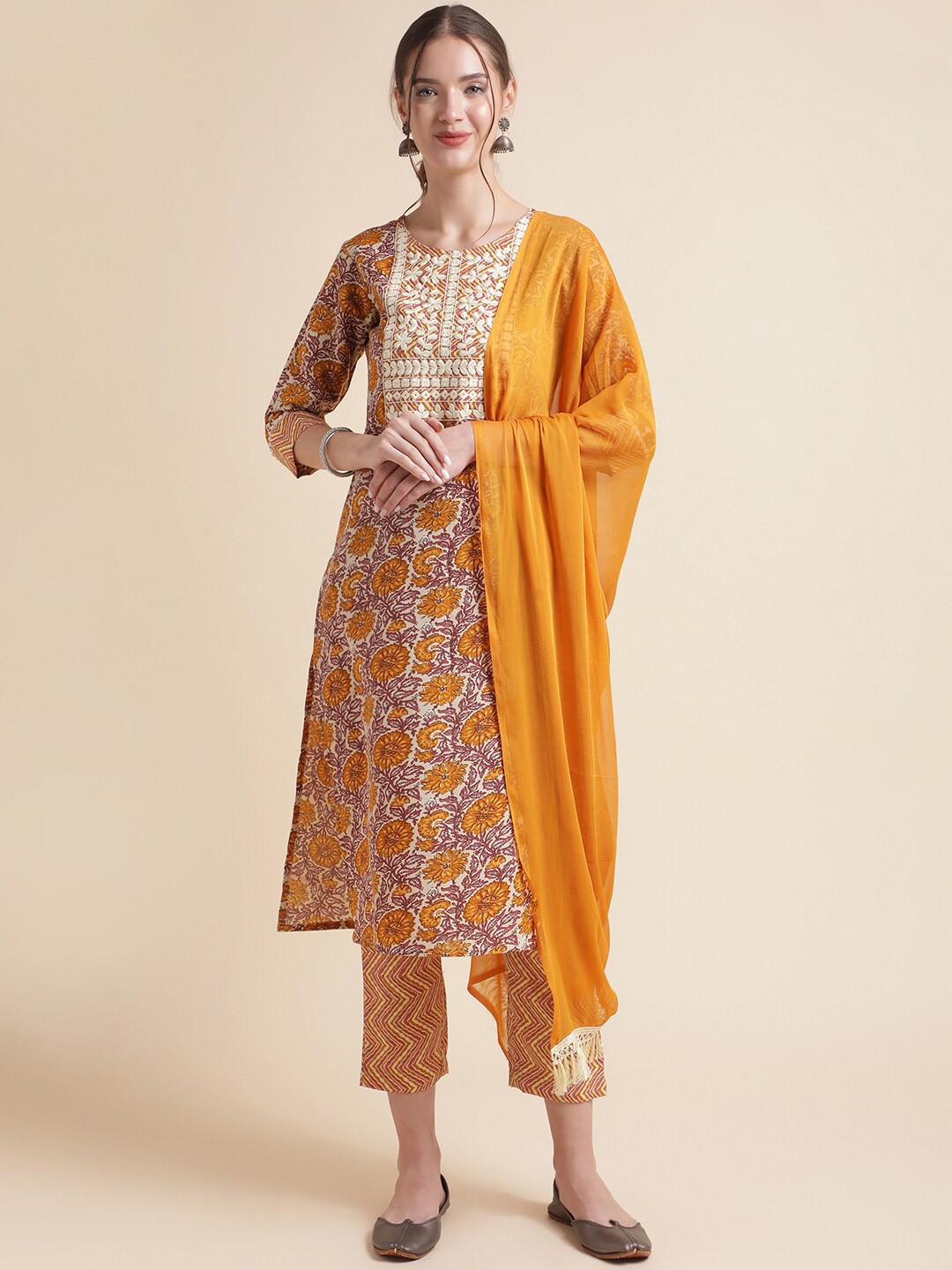 

NAINVISH Floral Printed Regular Thread Work Kurta with Trousers & Dupatta, Yellow