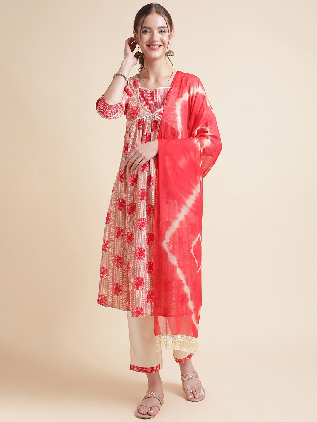 

NAINVISH Floral Printed Regular Straight Kurta with Trousers & Dupatta, Peach