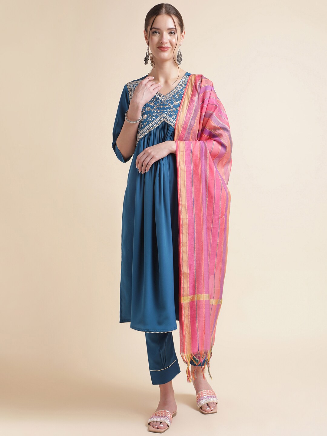 

NAINVISH Embroidered V-Neck Straight Kurta & Trouser With Dupatta, Blue