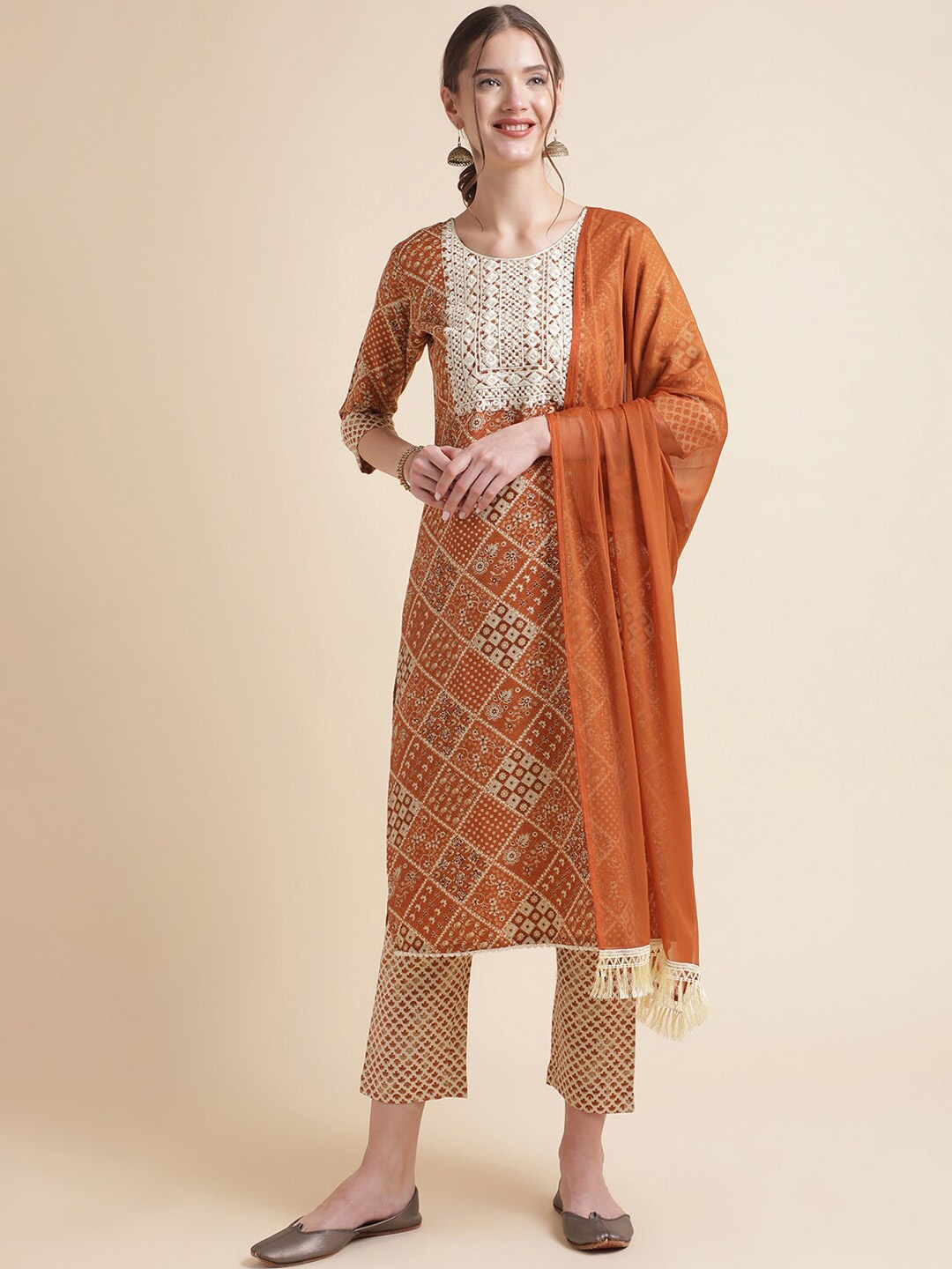 

NAINVISH Embroidered Round-Neck Straight Kurta & Trouser With Dupatta, Orange