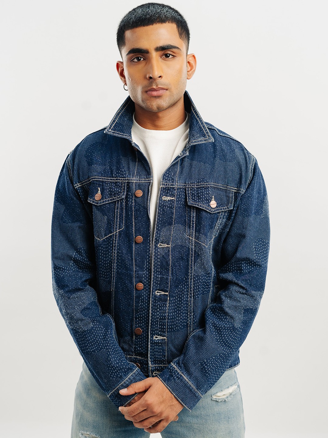 

FREAKINS Blue Spread Collar Pure Cotton Denim Jacket