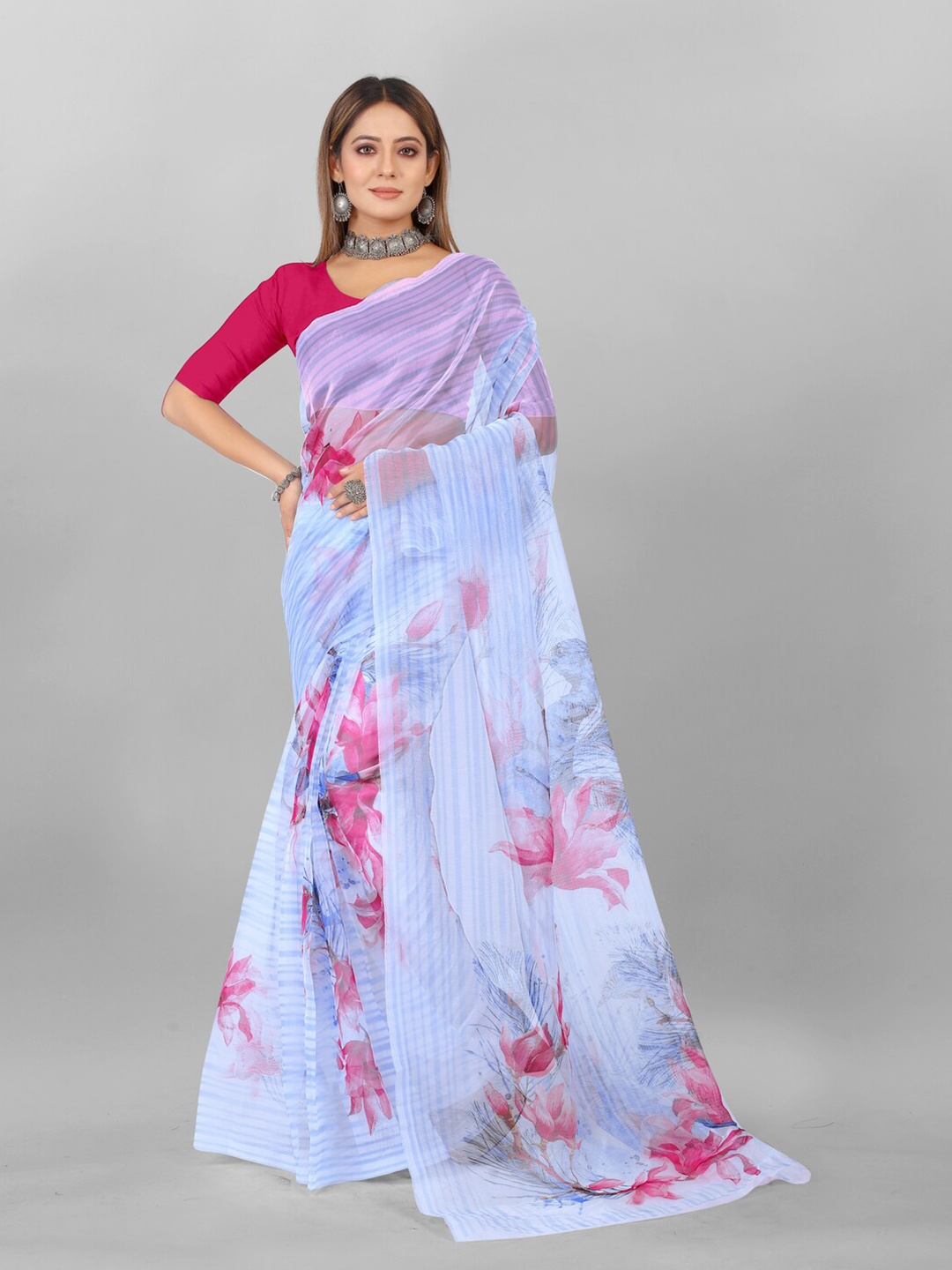 

Inithi Floral Printed Organza Saree, Blue