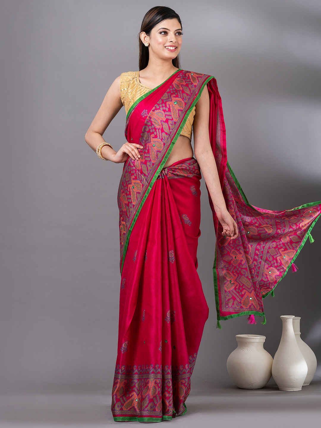 

MAHALASA Floral Printed Saree, Maroon