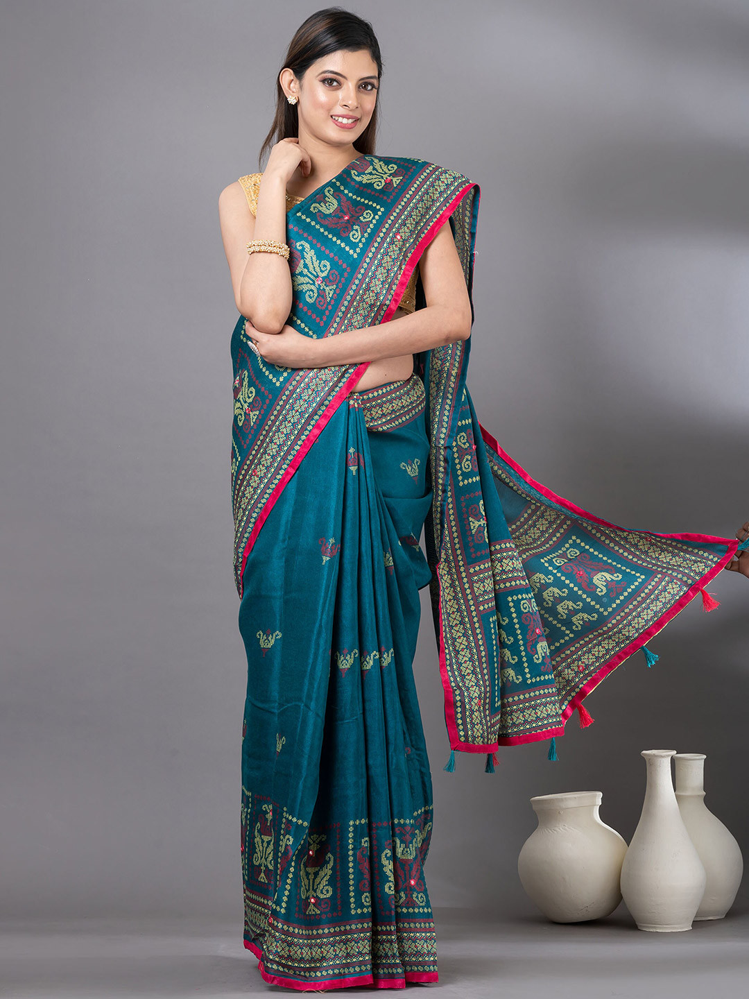 

MAHALASA Floral Printed Saree, Teal